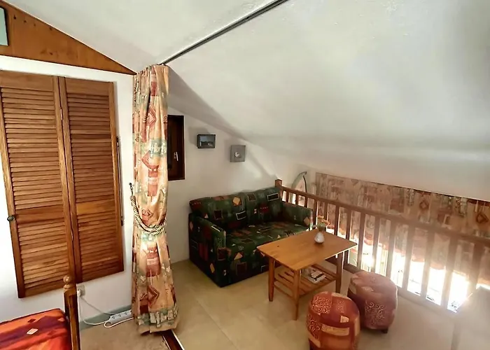 Maison Pieds Dans L Eau Terrasse Vue Etang Port Holiday home *